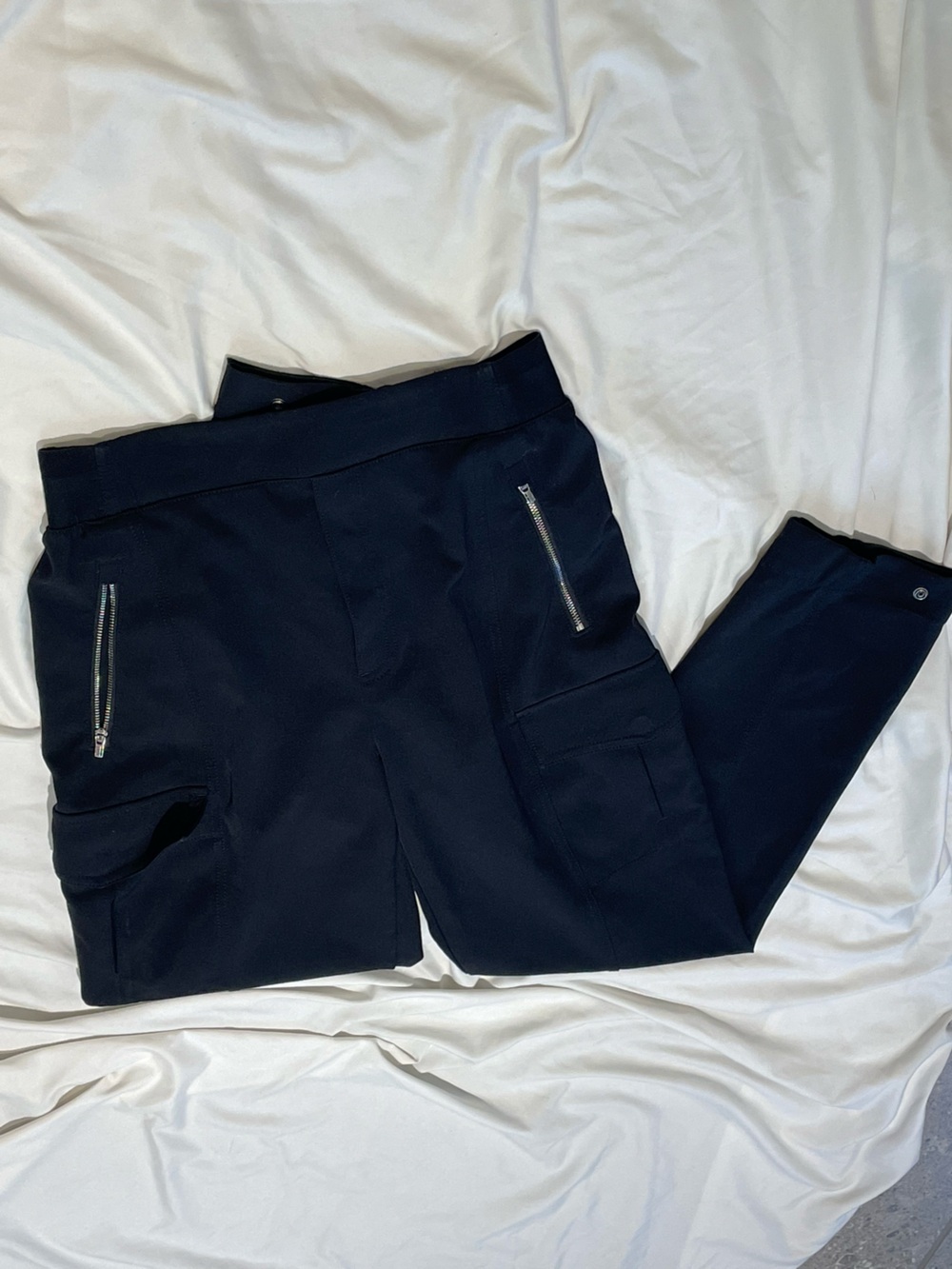Athleta Endless High-Rise Black Cargo Pant Women's 6 Navy Pockets PrimaStretch